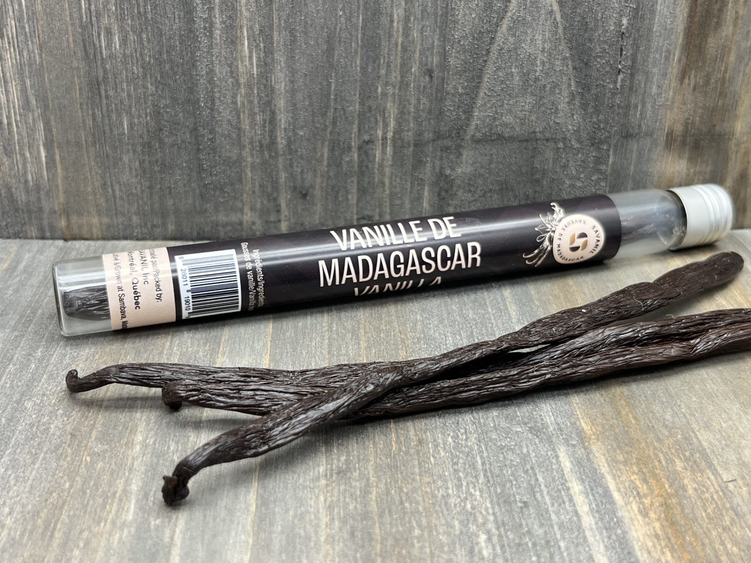 2 17cm black bourbon vanilla beans in tube - Image 2