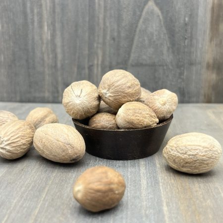 Noix de muscade décortiquées