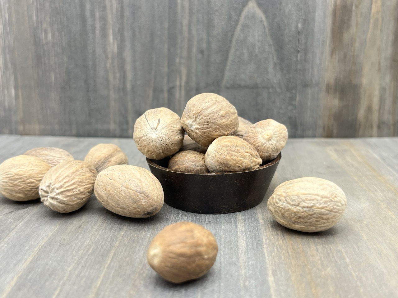 Noix de muscade décortiquées