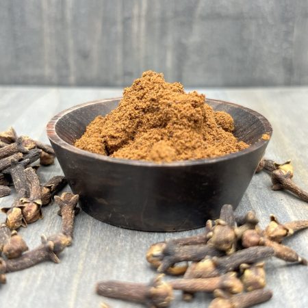 Clous de girofle moulu